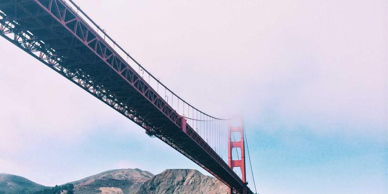 人工智能与普洛尼克革命：液冷与余热回收技术如何重塑绿色数据中心，降低数码产业碳足迹