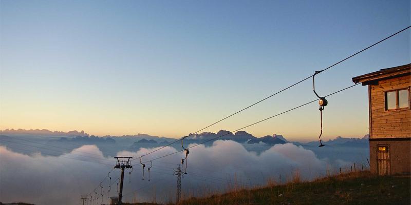 卫星互联网星座竞争格局：SpaceX星链与各国项目的技术路径与市场前景