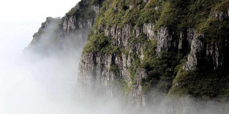 当边缘计算遇上5G：电脑硬件革新如何驱动工业物联网与实时AI决策