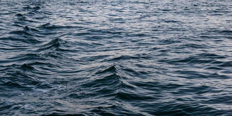 未来科技新浪潮：绿色数据中心如何通过液冷技术与可再生能源重塑科技资讯生态