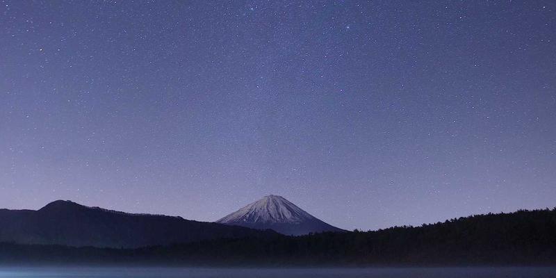 量子计算实用化突破：NISQ时代下，量子优势如何重塑药物研发与材料科学